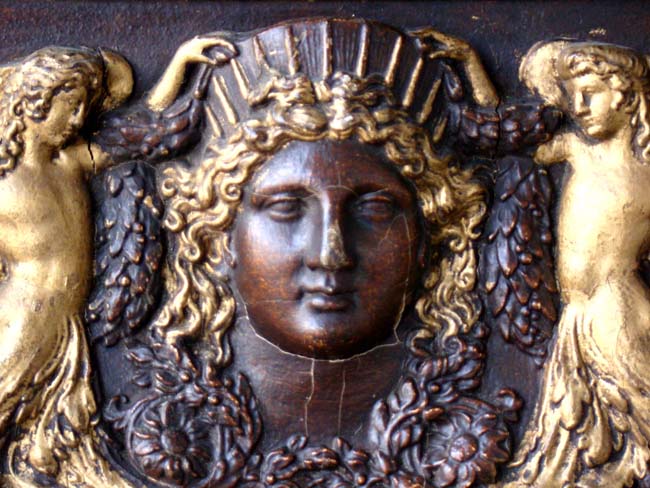 A carved pine panel with gilt highlights in the Italianate style circa 1800 — image 4